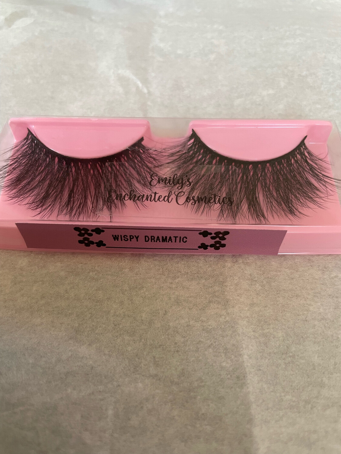 Em’s Lashes Wispy Dramatic Glam