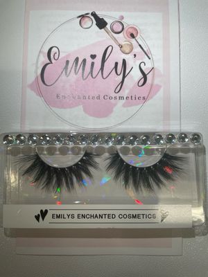 Wispy Dramatic Eyelashes