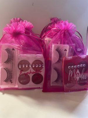 Natural Wispy Eyelash with Mini Eyelash Palette Set 