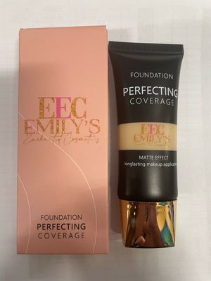 Foundation Perfecting Coverage Peanut #22