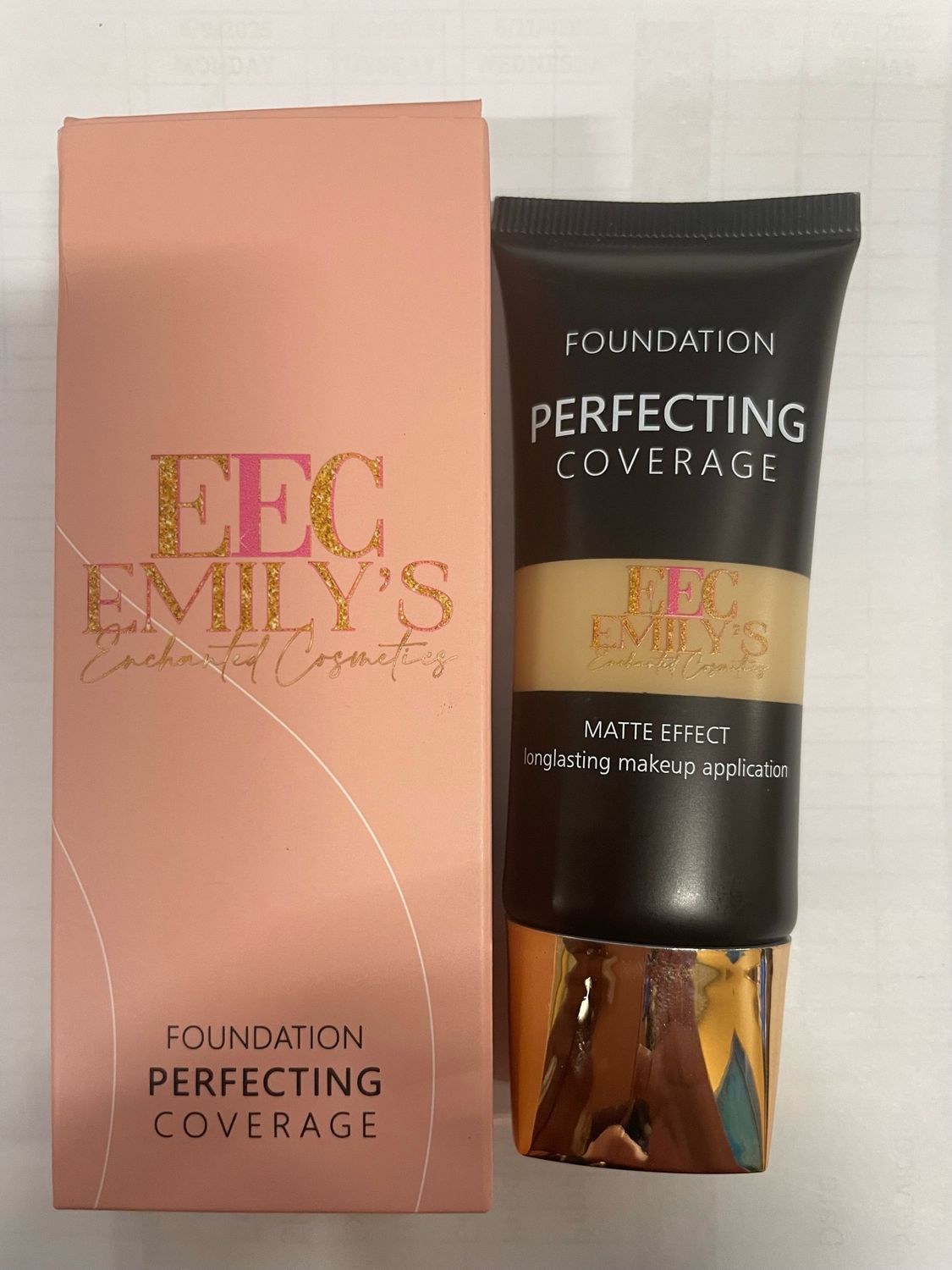 Foundation Perfecting Coverage Light Sand #21