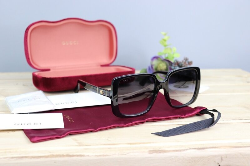 *NEW*Gucci Sunglasses  Black /Gray