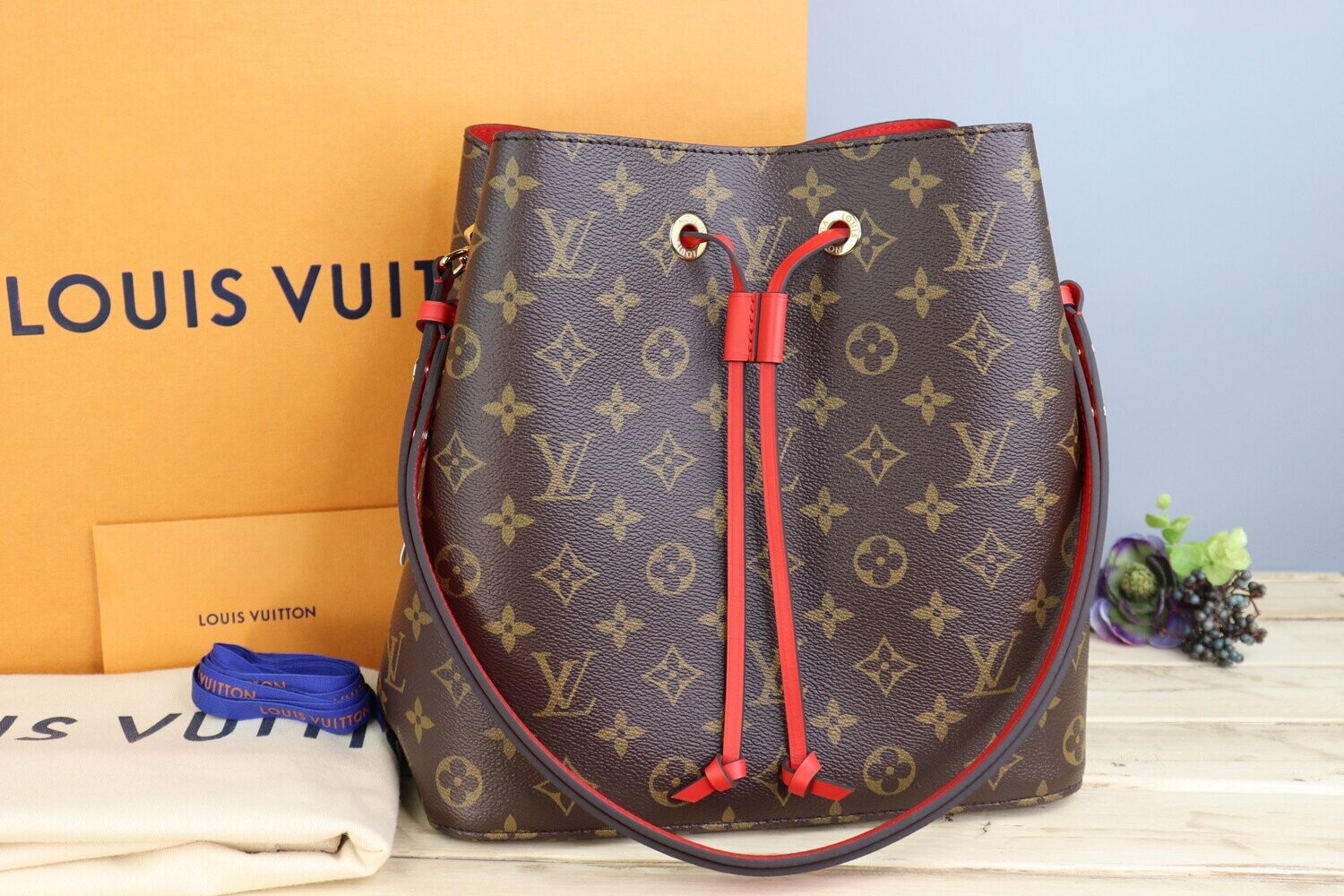 LOUIS VUITTON Monogram Neonoe MM Coquelicot