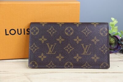 LOUIS VUITTON Monogram Passport Cover / Wallet