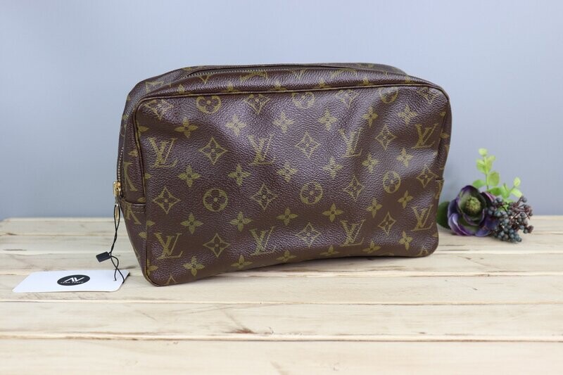 Louis Vuitton Cosmetic Pouch Trousse Toilette 28