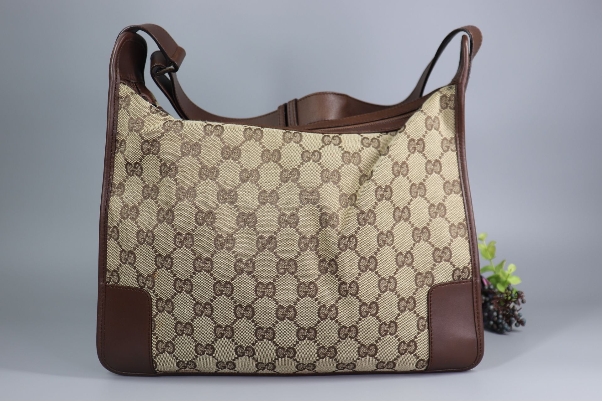 Gucci Vintage Shoulder Bag Women Brown GG Monogram Made in Italy 001-4205  001998