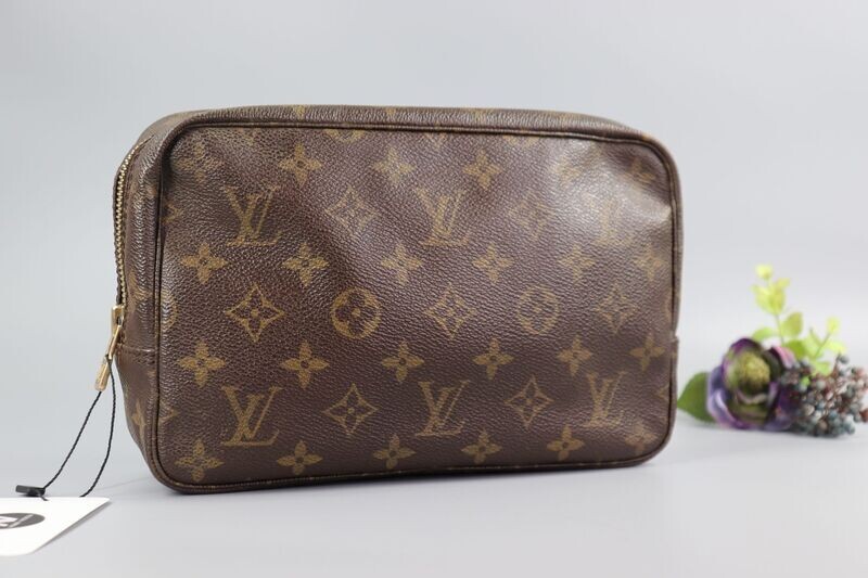 Louis Vuitton Cosmetic Pouch Trousse Toilette 23