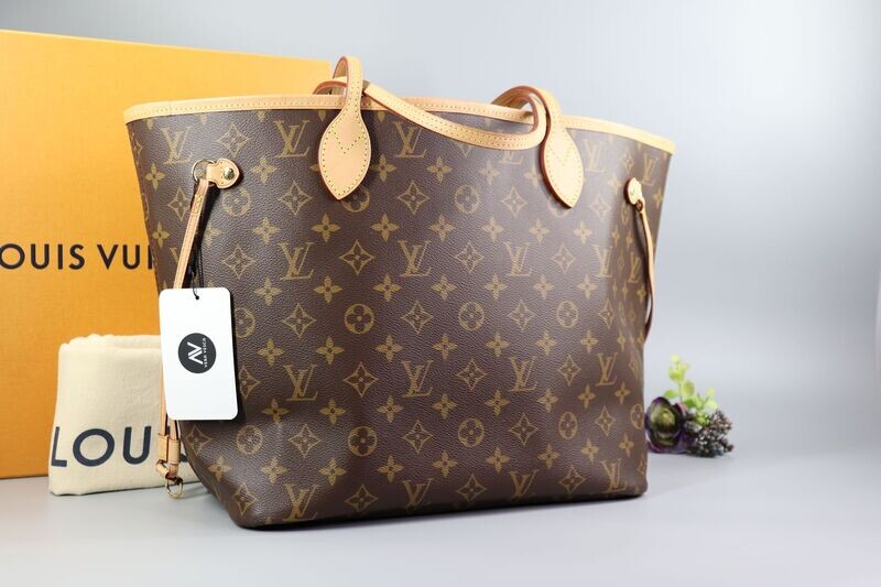 LOUIS VUITTON
Monogram Neo Neverfull MM