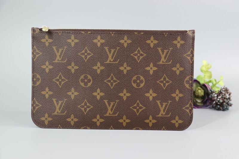 Louis Vuitton Neverfull Removable zipped pouch / wristlet