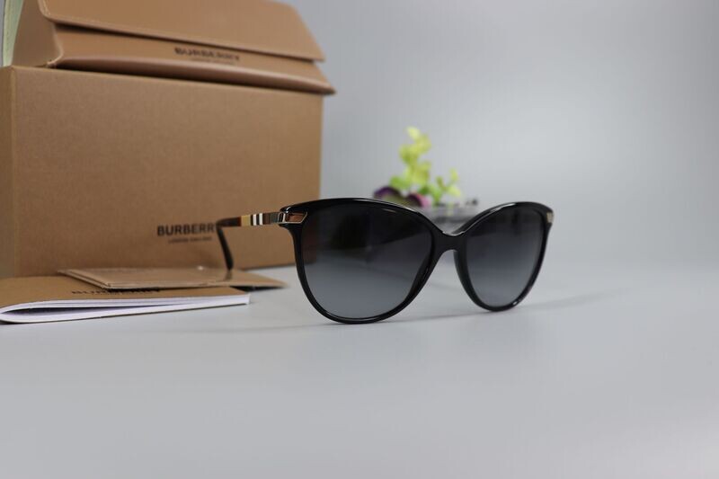 *NEW*Burberry Black / Grey Gradient Sunglasses
