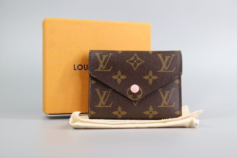 LOUIS VUITTON Portefeuille Victorine Rose Ballerine Pink wallet