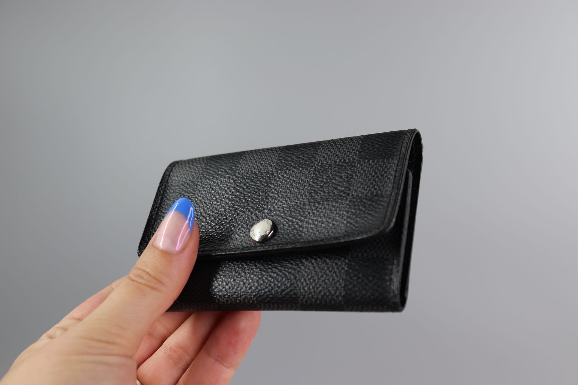 Louis Vuitton  6 Key Case Graphite