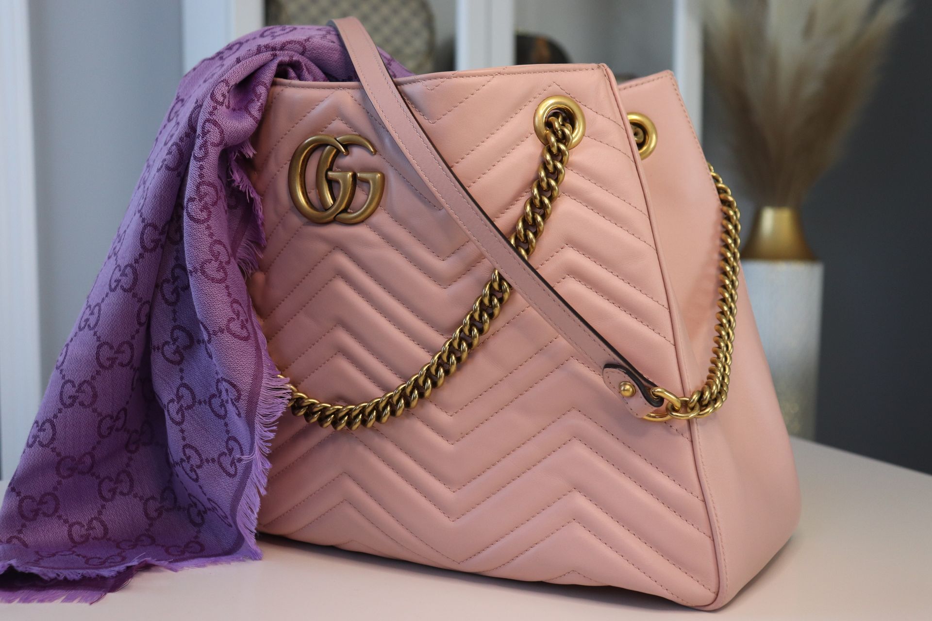GUCCI GG MARMONT MATELASSE MEDIUM TOTE