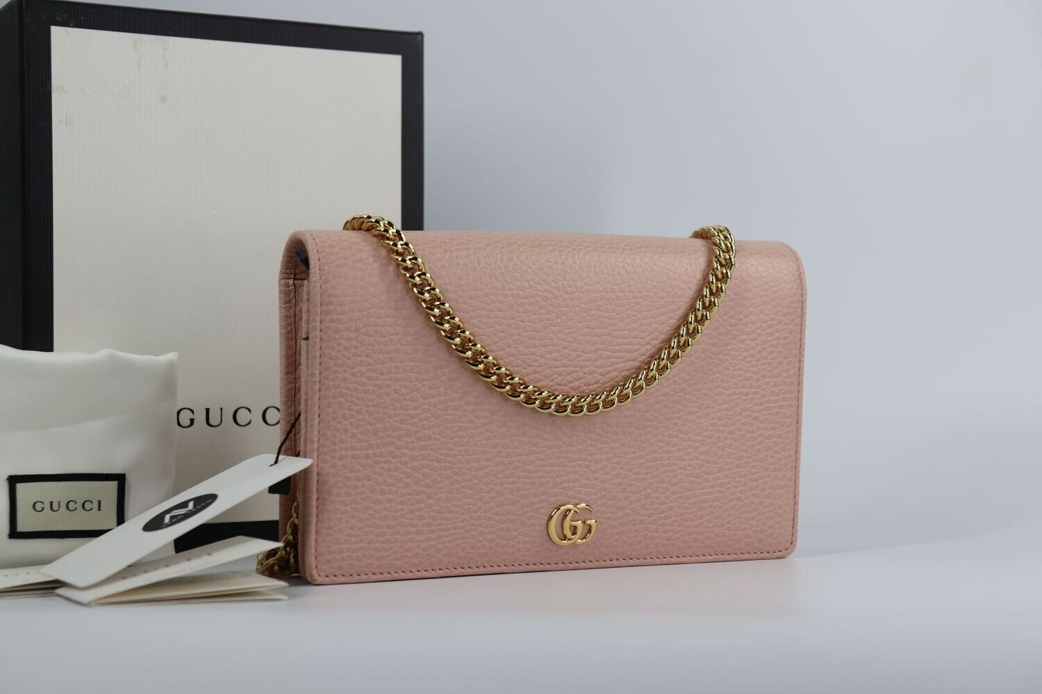 GUCCI
Calfskin Mini GG Marmont Chain Wallet  Perfect Pink