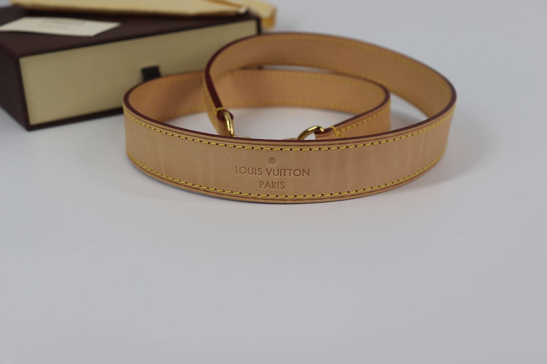 LOUIS VUITTON Vachetta Shoulder Strap
