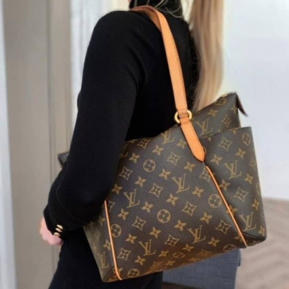 Louis Vuitton  Monogram Totally PM