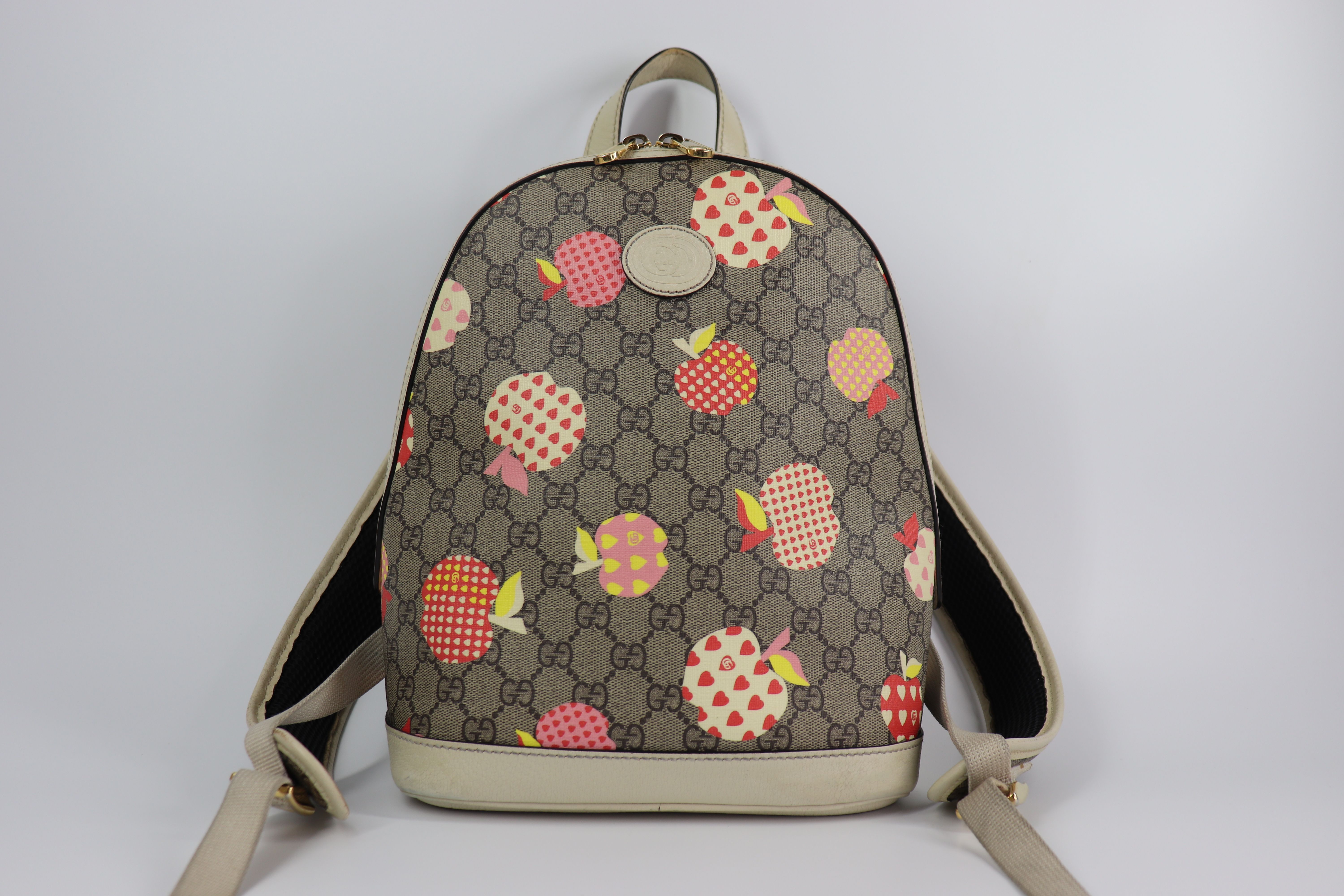 Gucci GG Supreme Canvas Le Pomme Apple Heart Backpack