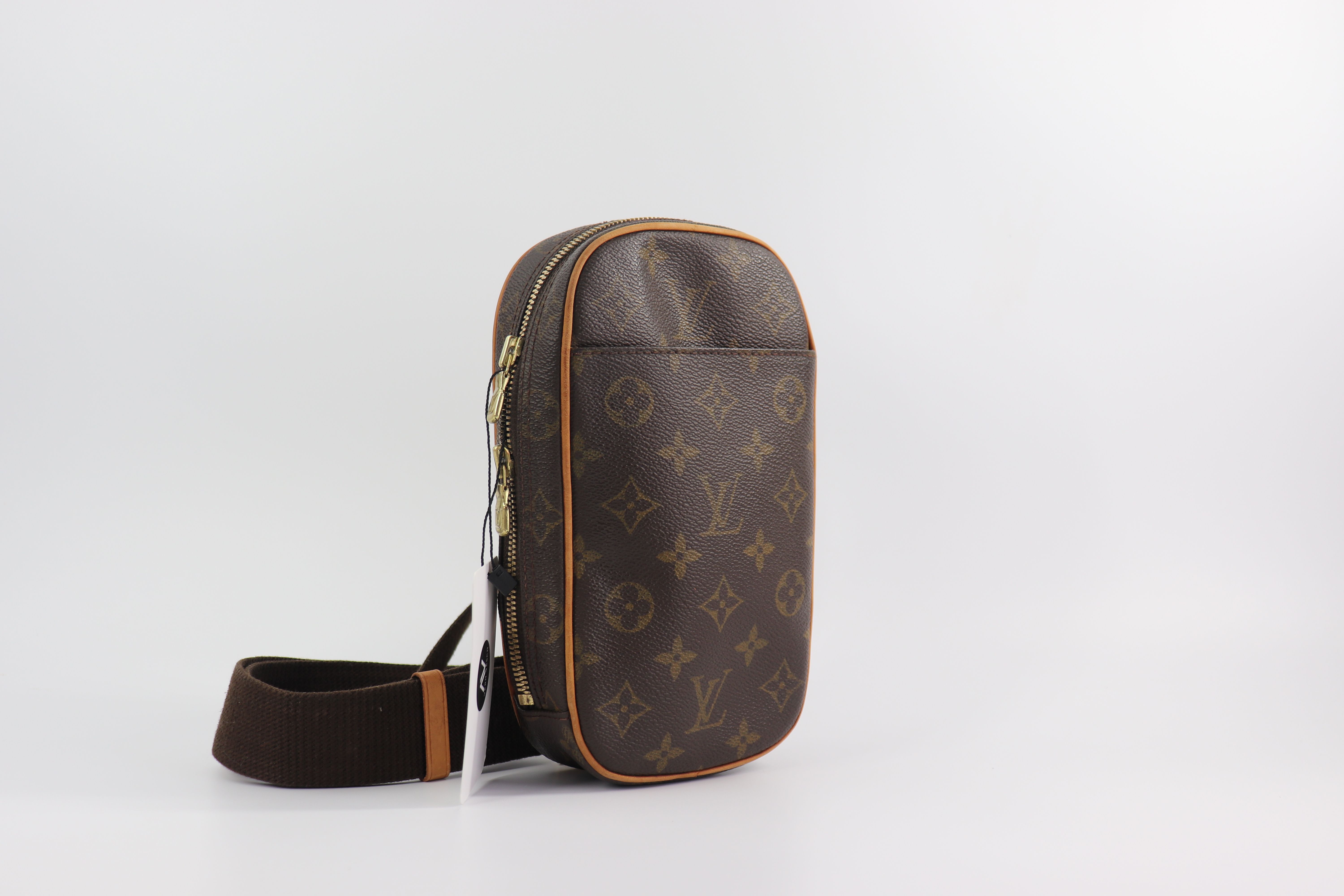 LOUIS VUITTON Monogram Pochette Gange