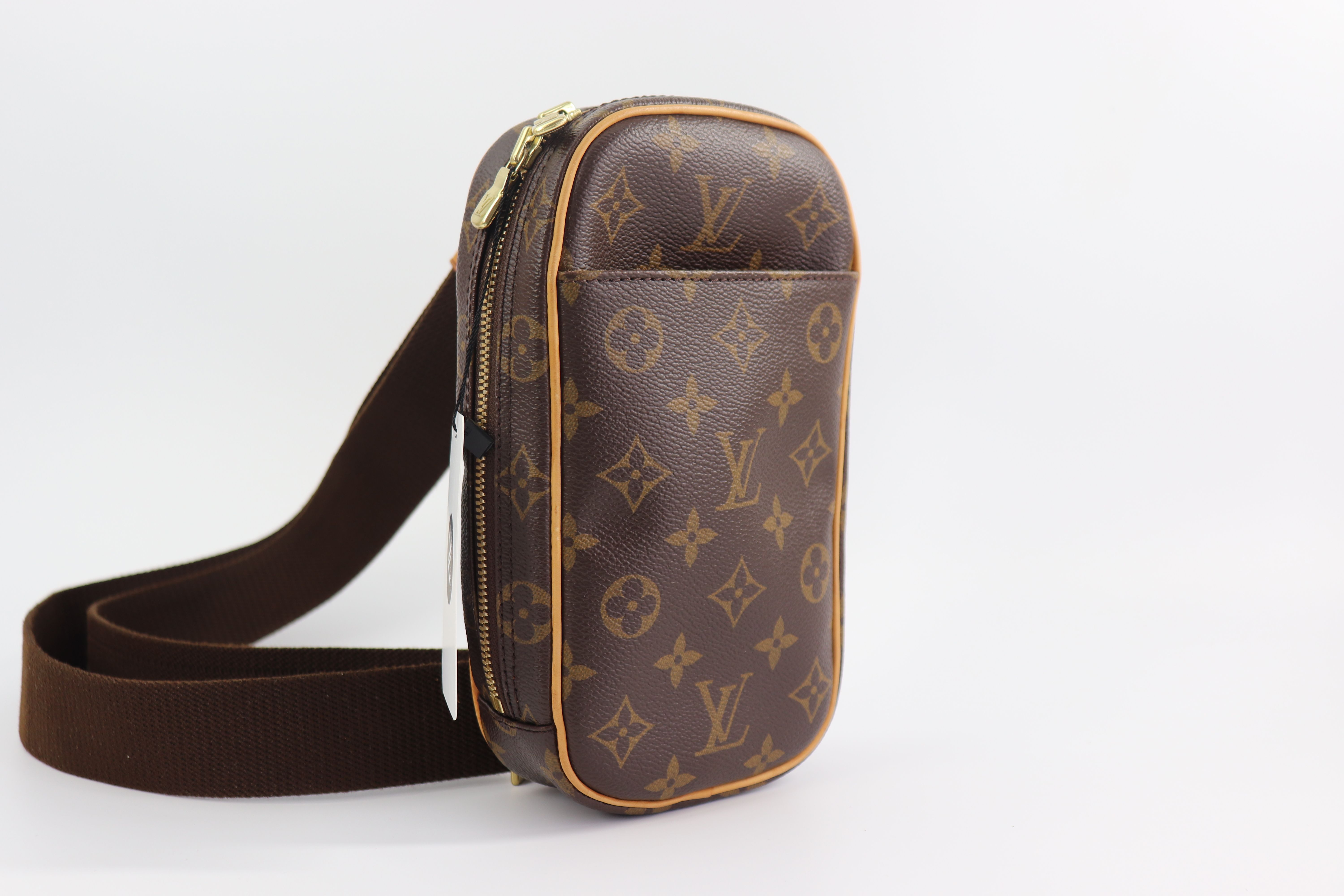 LOUIS VUITTON Monogram Pochette Gange