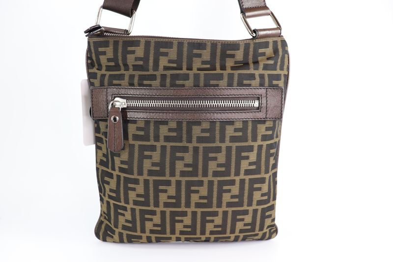 Fendi Vintage Front Zip Flat Messenger Bag Zucca Canvas Medium Fendi Vintage Front Zip Flat Messenger Bag Zucca Canvas Medium