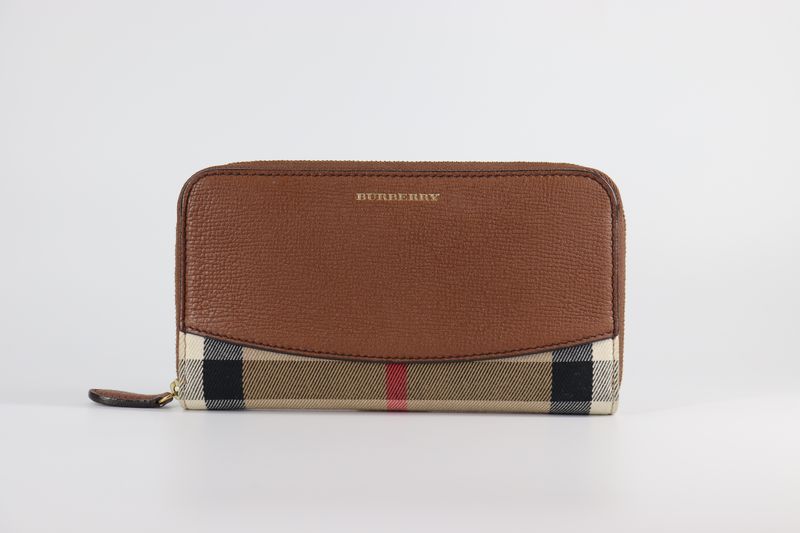 Burberry Grainy Calfskin House Check Elmore Zip Around Wallet ELMORE BROWN
