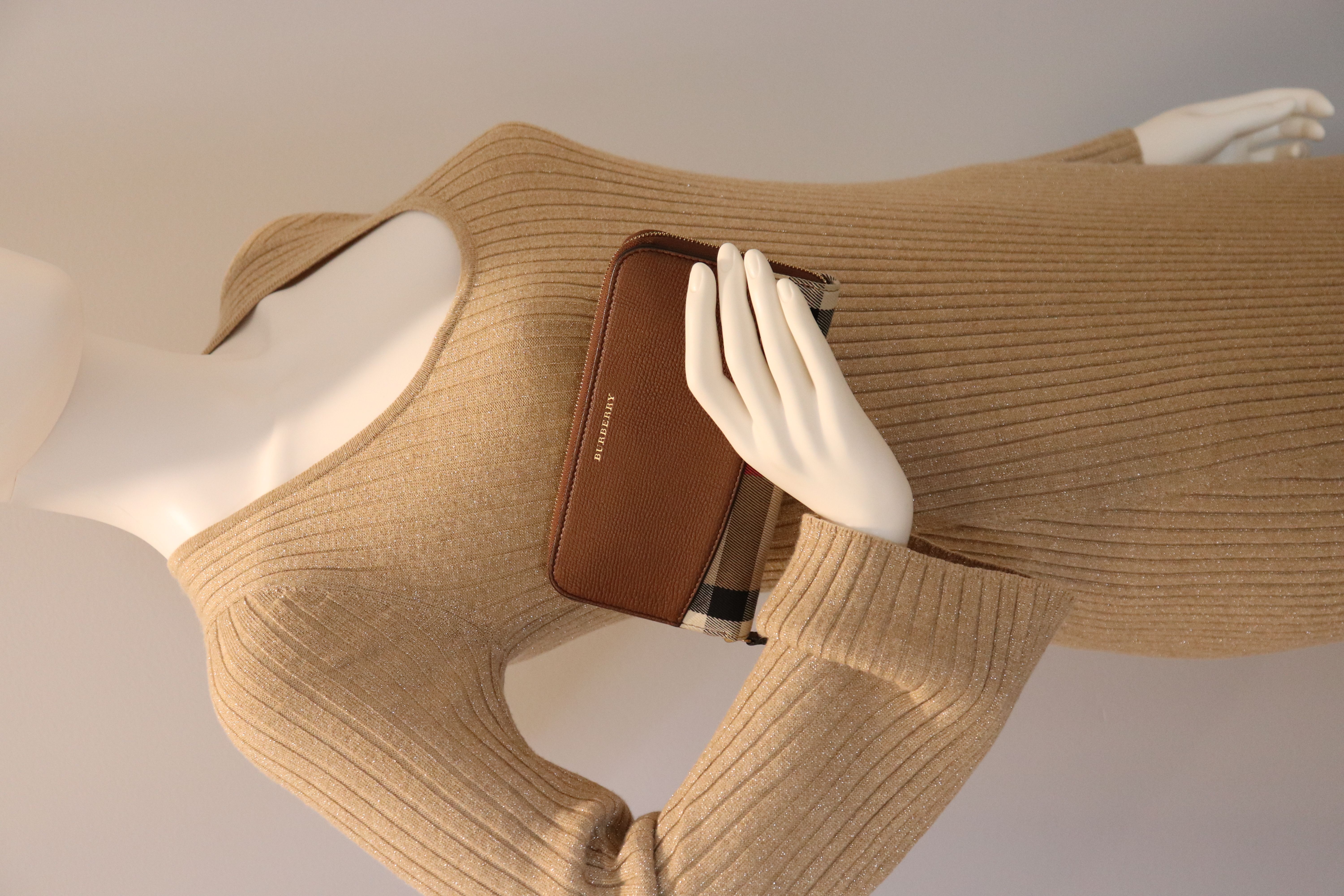 Burberry Grainy Calfskin House Check Elmore Zip Around Wallet ELMORE BROWN