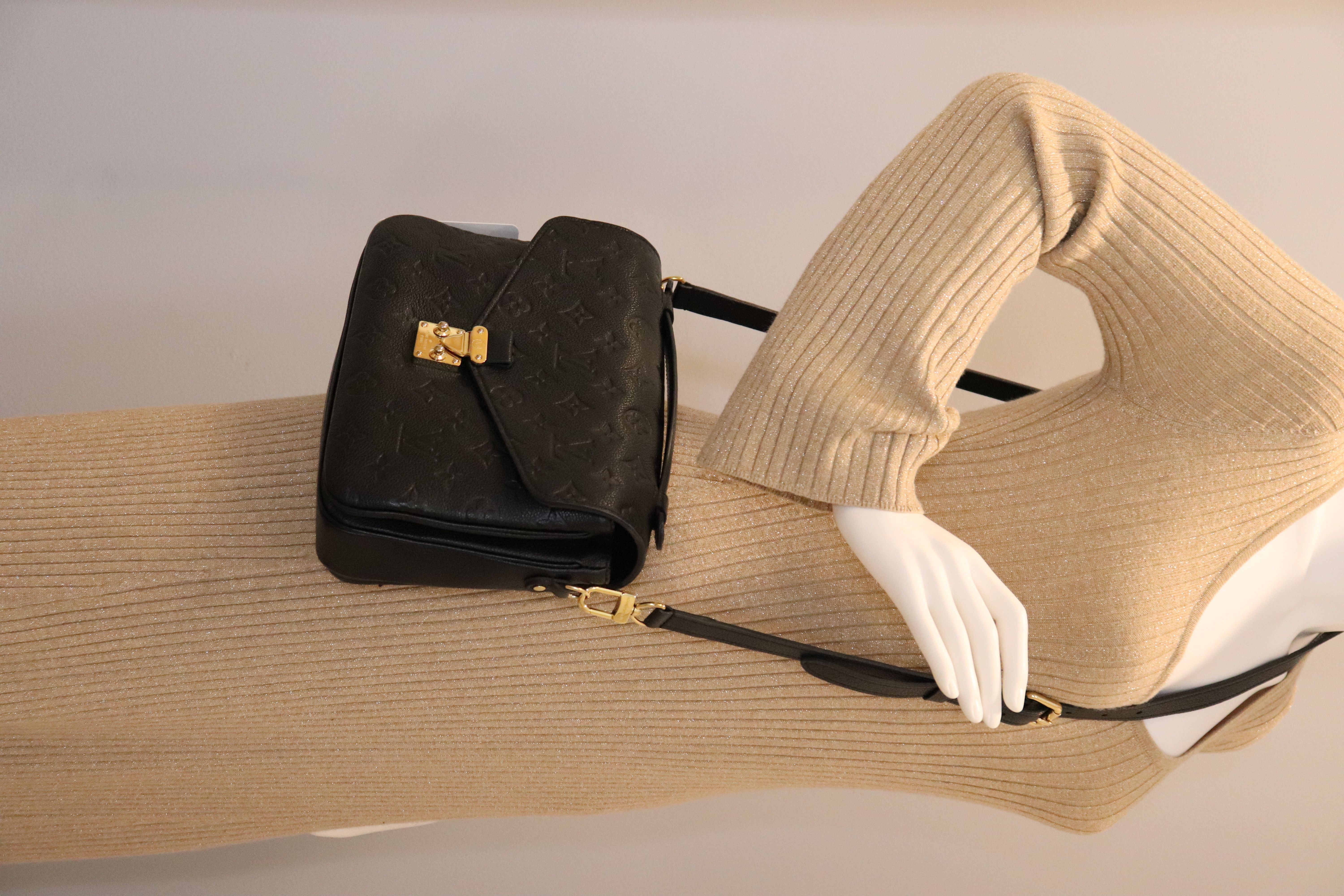 Louis Vuitton  Empreinte Pochette Metis Black