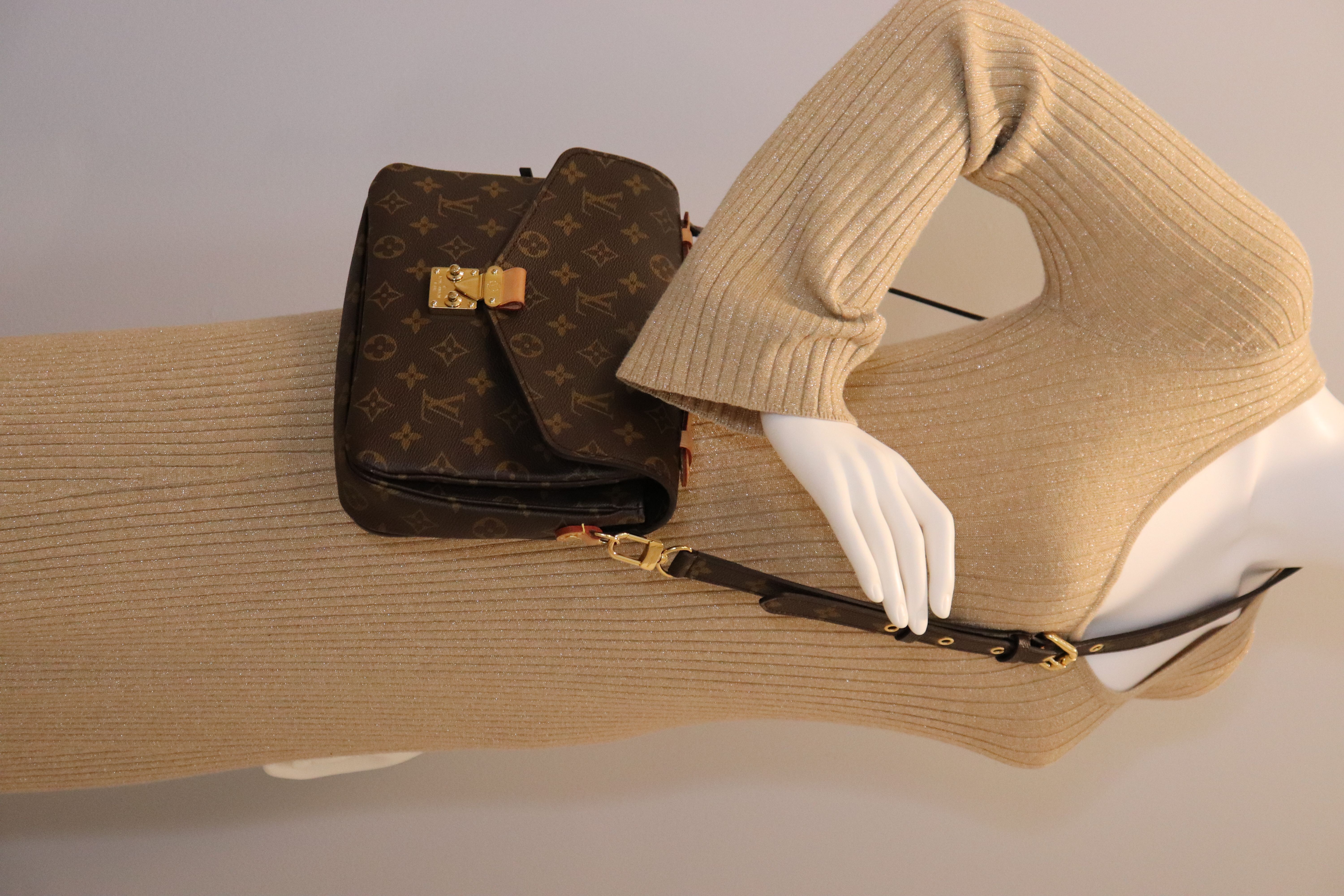 Louis Vuitton Monogram Pochette Metis