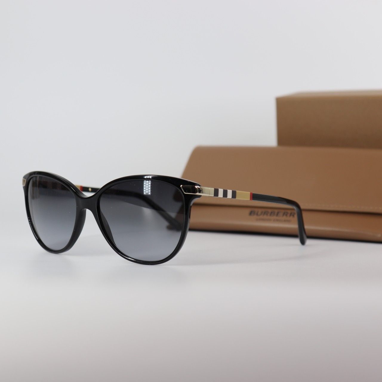 *NEW*Burberry Black / Grey Gradient Sunglasses