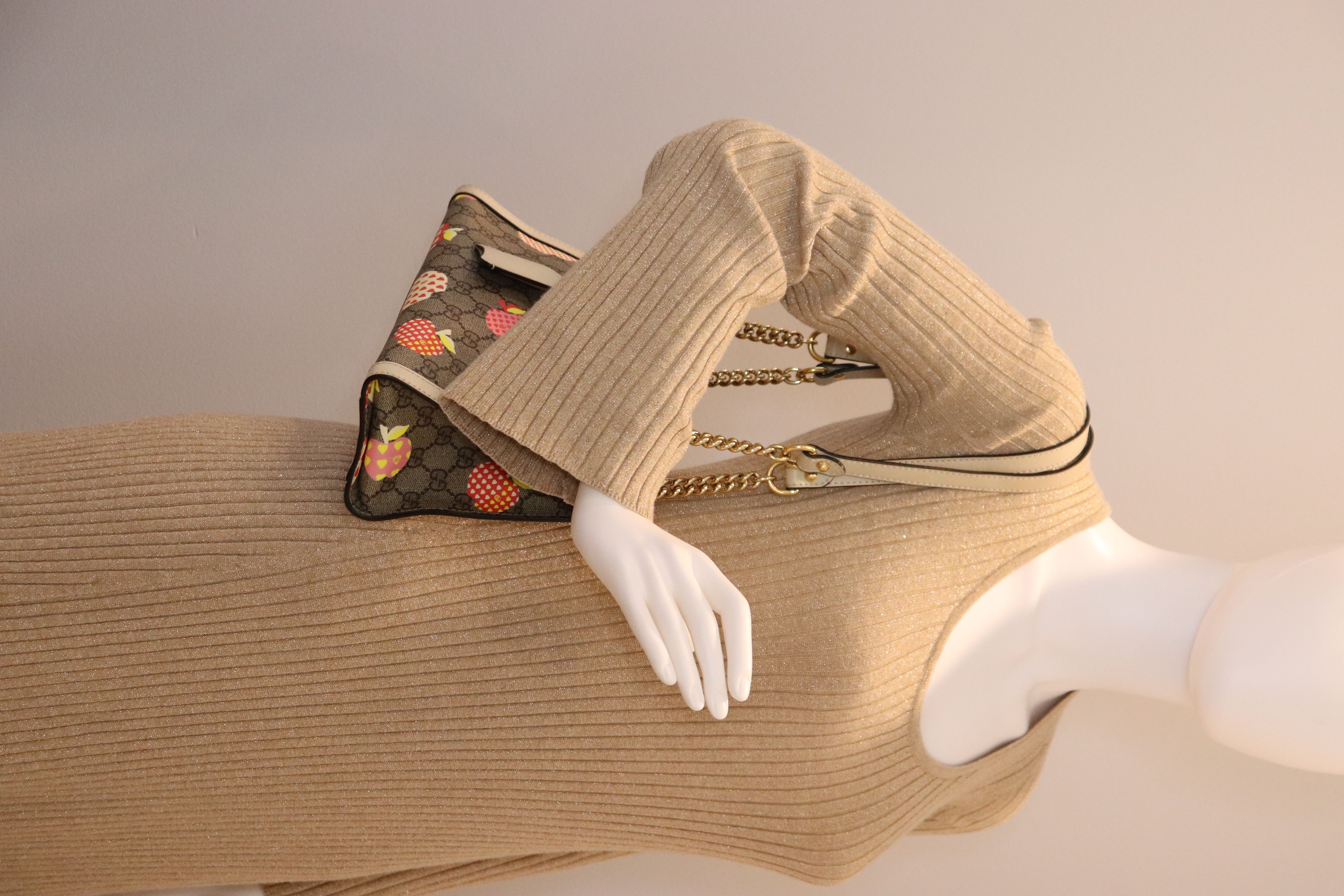 Gucci Gucci Small GG Supreme Apple Heart Padlock Tote