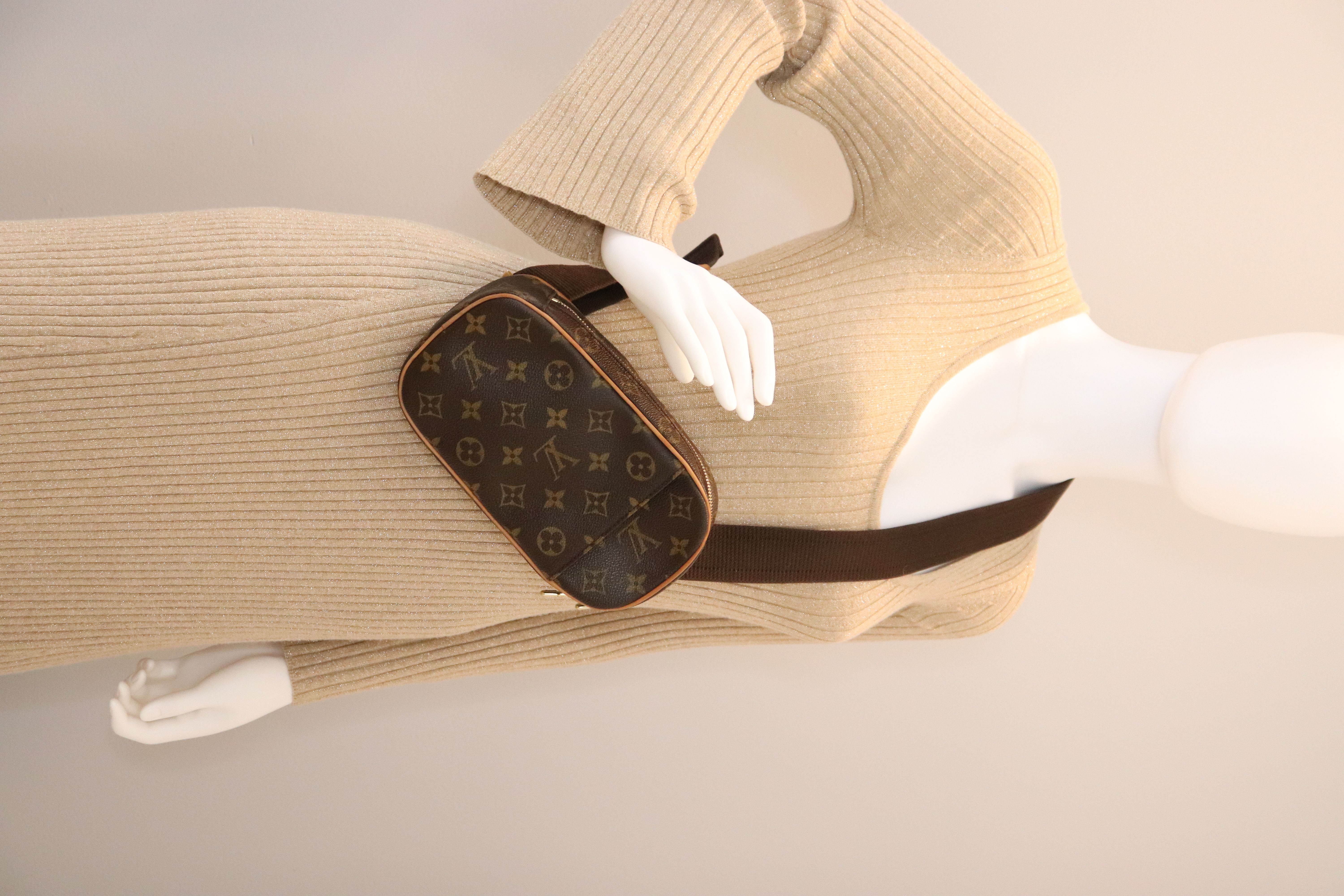 LOUIS VUITTON Monogram Pochette Gange