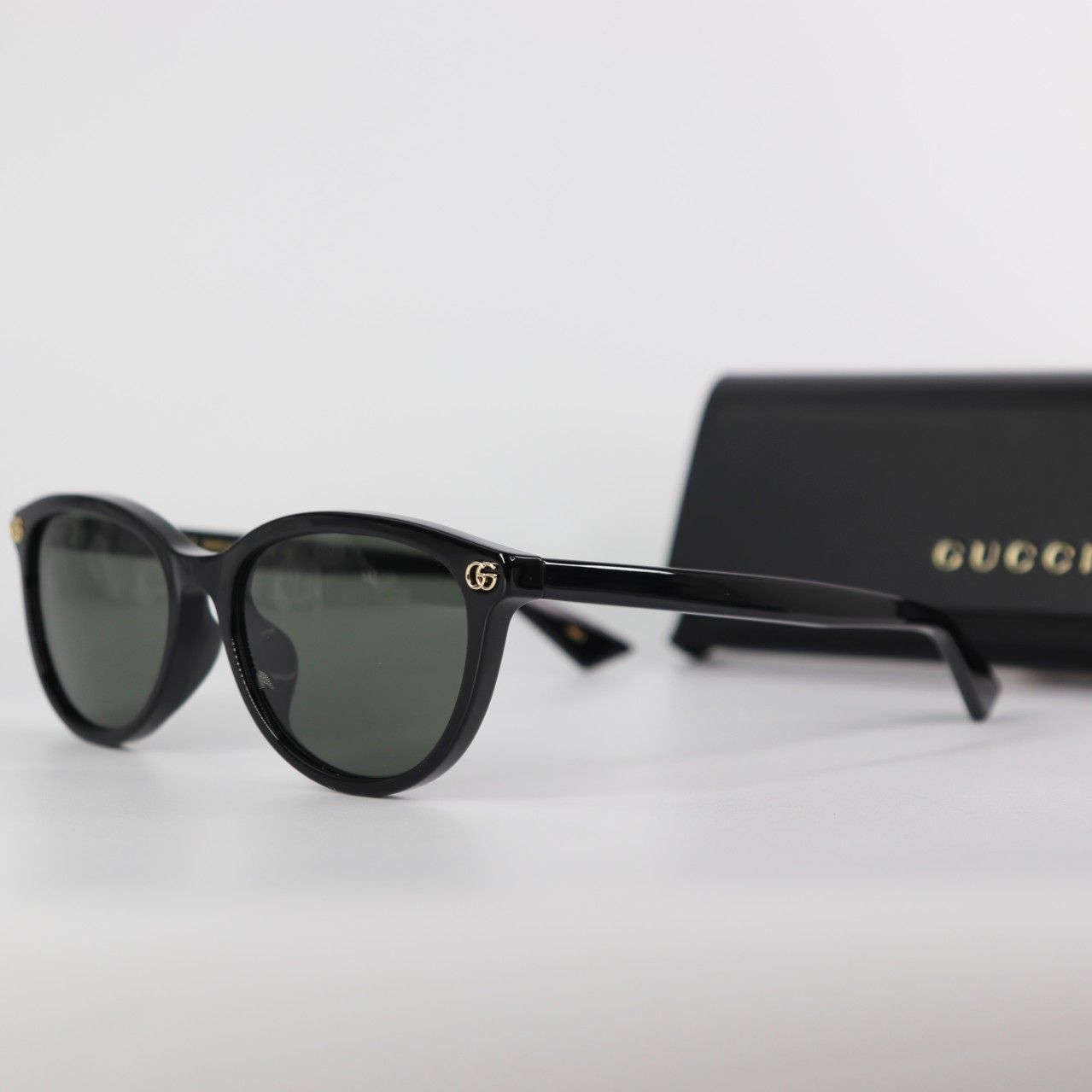 *NEW* Gucci Grey Cat Eye Ladies Sunglasses 56mm *NEW* Gucci Grey Cat Eye Ladies Sunglasses 56mm