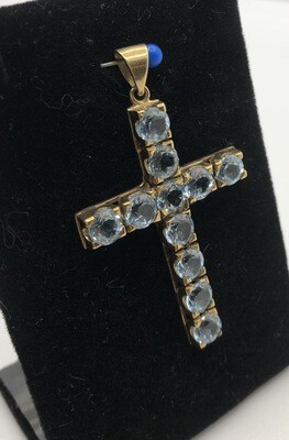 Vintage 9ct Yellow Gold Cross With Aprox 10ct Blue Topaz.