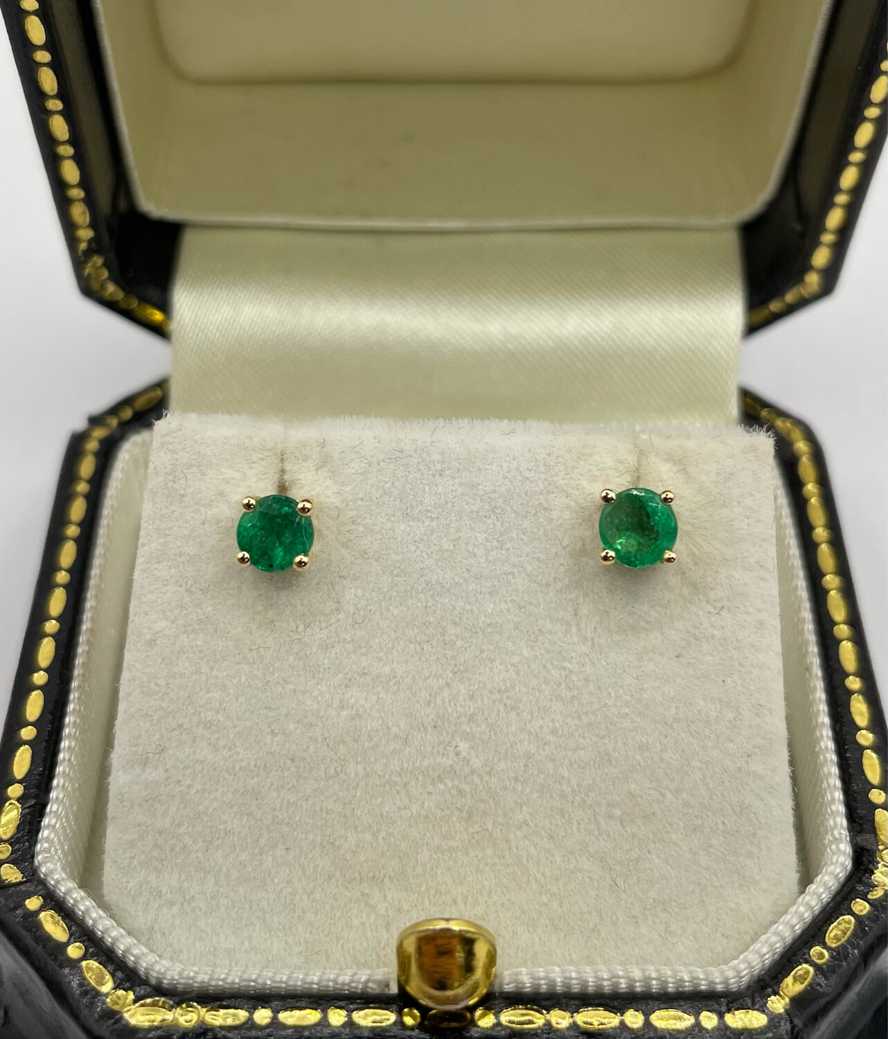 18ct Yellow Gold Emerald Stud Earrings Aprox .70ct