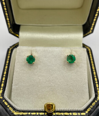 18ct Yellow Gold Emerald Stud Earrings Aprox .65ct