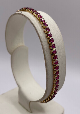 Lovely 18ct Tennis Braceket With 3.70ct Of Rubies.