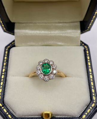 Beautiful Emerald And Diamond Cluster Ring In 18ct Gold.