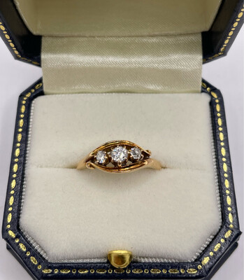 Antique 18ct Three Stone Diamond Ring.