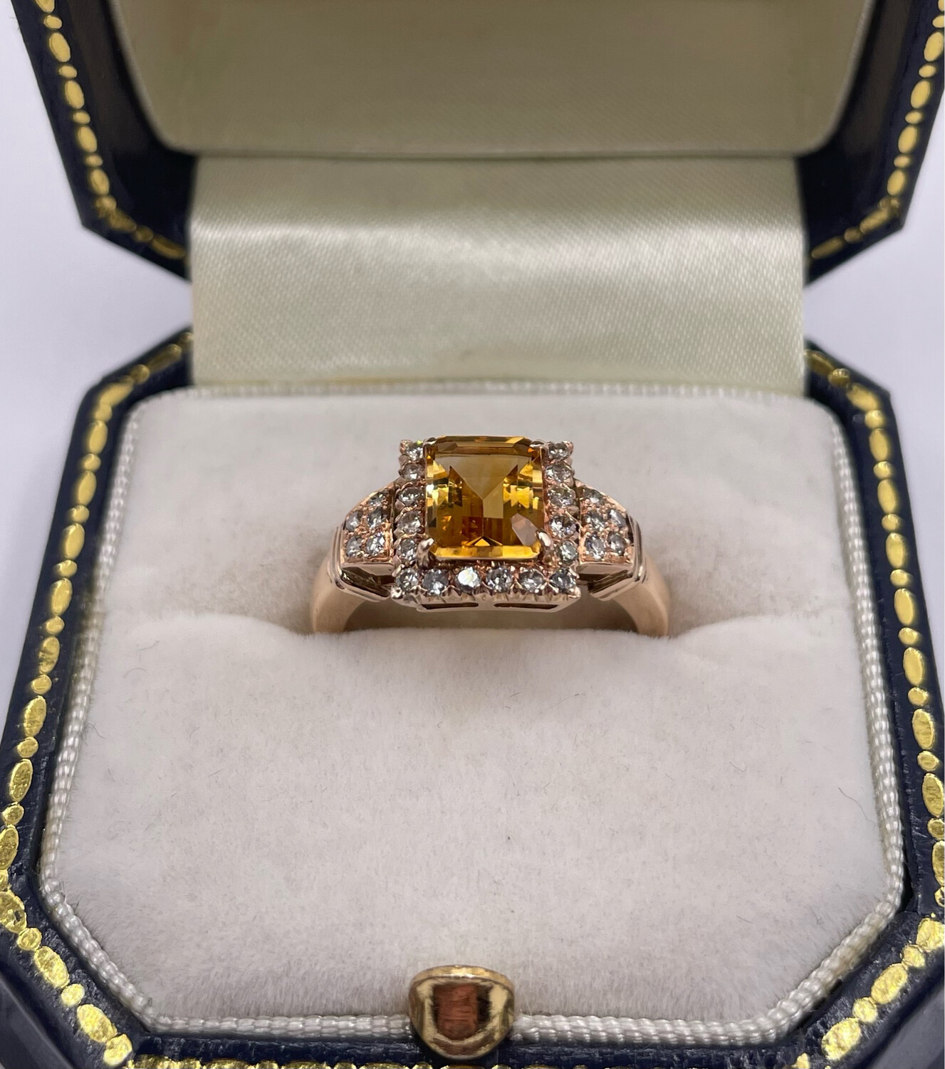 Vintage Citrine And Diamond 14ct Gold Ring.