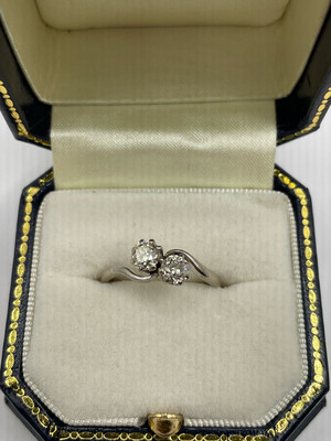 Vintage Old Cut Diamond Double Crossover 18ct Ring Aprox .70ct.