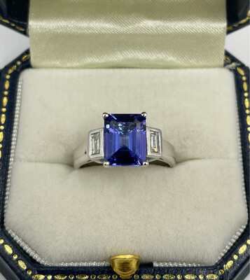 Emerald Cut Tanzanite And Baguette Cut Diamond Ring With Certificate 18ct