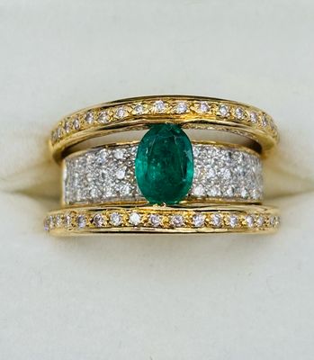 Stunning 18ct Yellow Gold Emerald And Pave Diamond Triple Band Ring.
