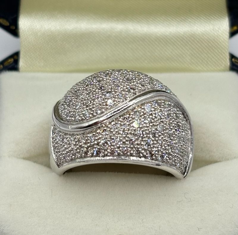 Stunning Aprox 1.50ct Paved Diamond Heavy 18ct White Gold Ring