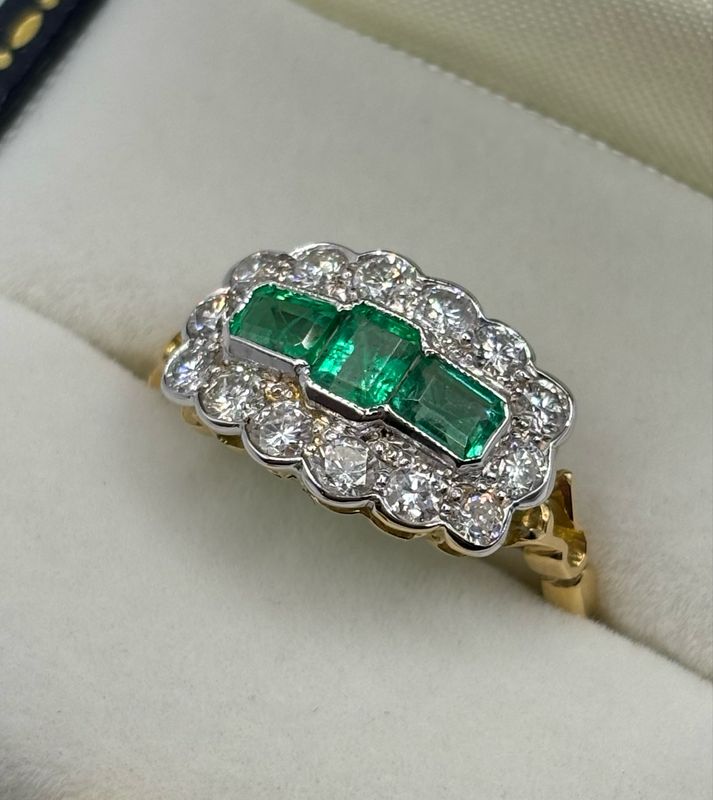 18ct .70ct And .70ct Diamond Cluster Ring
