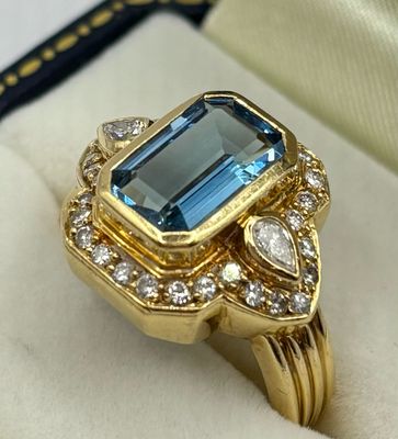 Vintage 4.40ct Aquamarine And .80ct 18ct Yellow Gold Ring
