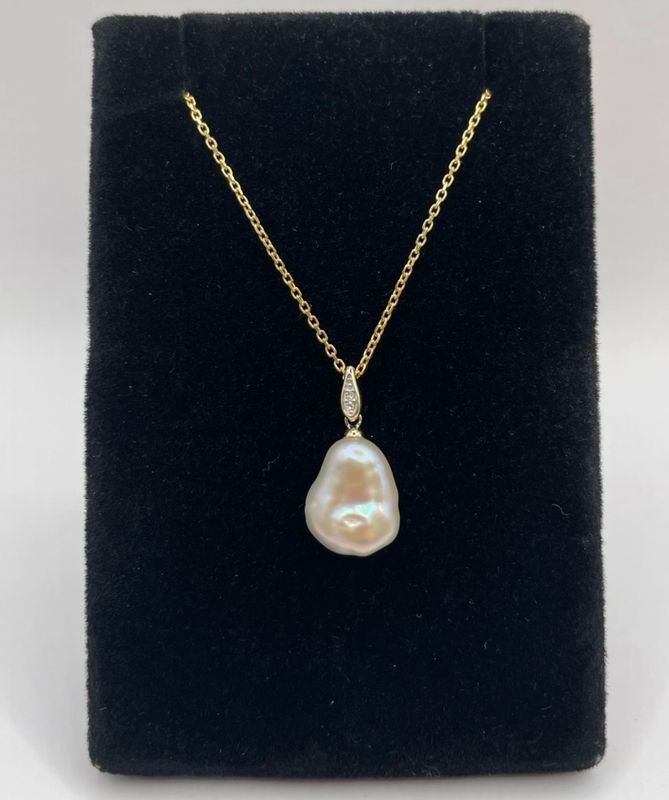 9ct Gold Diamond Pendant With keishi Pearl & Gold Plated Silver Chain