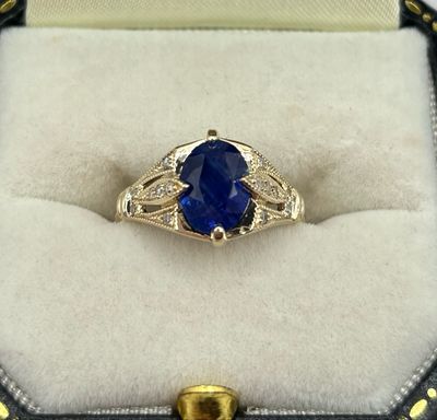 Vintage 18ct Yellow Hold Sapphire And Diamond Ring