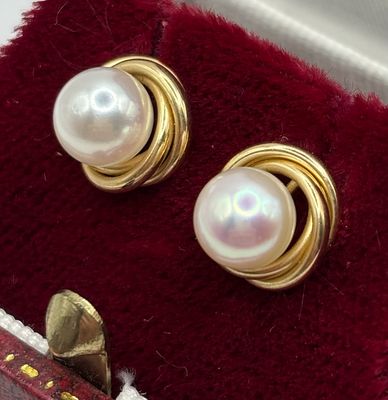 9ct Yellow Gold Akoya Pearl Stud Earrings