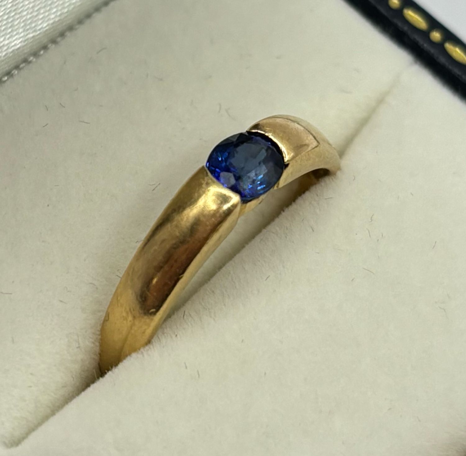 Cartier Style 18ct Yellow Gold Solitaire Band Ring With Oval Sapphire