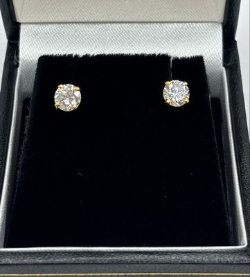18ct Yellow Gold Four Claw Classic .80ct Diamond Studs